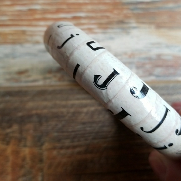 "J" Paper wrap bangle. - Picture 3 of 3